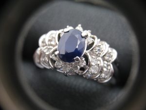 茅ヶ崎にお住まいのお客様からサファイヤリングを買取りしています。