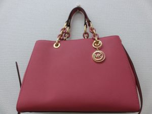 大吉鶴見店はマイケル・コースのバッグをお買取り致しました。
