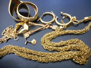 貴金属の買取なら大吉サンシパーク桑名店!