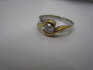 茅ヶ崎にお住まいのお客様からダイヤモンドの指輪を買取りしています。
