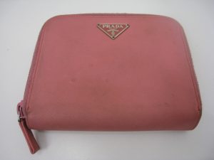 茅ヶ崎にお住まいのお客様よりプラダの財布を買取しました。地域No.1高価買取宣言中!