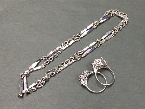 貴金属のお買取なら買取専門店大吉溝の口店にお任せ下さい