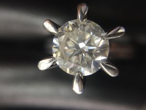 ダイヤモンドルースの高価買取りは大吉　横須賀中央店