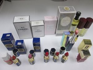 化粧品のお買取は大吉上福岡店にお任せください!