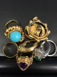 金・プラチナなどの貴金属の高価買取は大吉　横須賀中央店