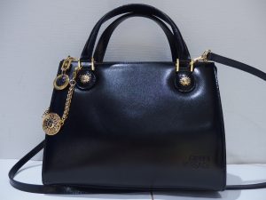 横浜市中区でヴェルサーチを売るなら買取専門店 大吉 カトレヤプラザ伊勢佐木店。