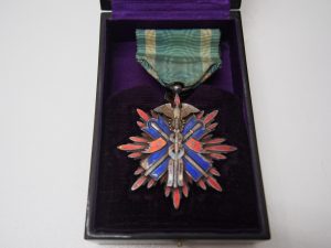 金鵄勲章、功五級金鵄章をお買取り致しました大吉鶴見店です。