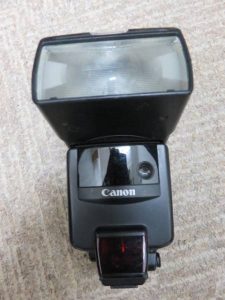 カメラのフラッシュ買取ました!鹿児島大吉グラード伊集院店。