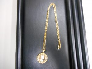買取専門店　大吉　JR八尾店でお買取した貴金属、金のネックレスです。