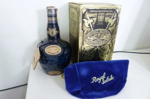 ロイヤルサルート　21年　青陶器　700ｍｌ　40度