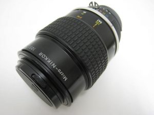 カメラのレンズを茅ヶ崎にお住まいのお客様からお売りいただきました。