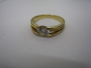 ダイヤモンドの指輪を茅ヶ崎にお住まいのお客様からお売りいただきました。