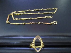 石の取れた金のリングやアクセサリーをお買取りします! 大吉松戸店です!