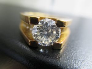 伊勢崎市のお客様よりK18ダイヤモンドリングを買取ました！