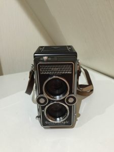 古いカメラをお買取りしました!青色が目印の大吉長崎築町店です。