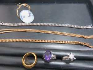 貴金属のアクセサリーをお買取りさせて頂きました。
