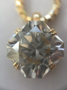 2.5ctのダイヤモンドを都筑区にお住まいのお客様からお売りいただきました。|大吉センター北店