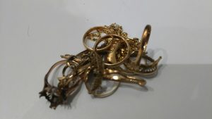 朝霞市にお住まいの皆様、金製品のお買い取りなら、全国展開の大吉和光店にお任せください。画像は金のおまとめです。