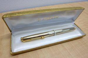 %e3%83%91%e3%83%bc%e3%82%ab%e3%83%bc%e3%80%80%e4%b8%87%e5%b9%b4%e7%ad%86%e3%80%80%e3%83%9a%e3%83%b3%e5%85%88k14