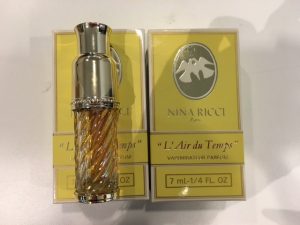 香水　買取り　西宮