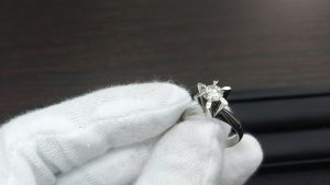朝霞市のお客様からダイヤモンドをお持ち頂き、鑑定させて頂きました。