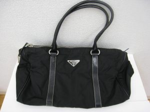 茅ヶ崎にお住まいのお客様よりプラダのバッグを買取しました。地域No.1高価買取宣言中！