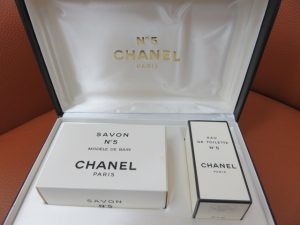 シャネルのオードゥトワレットや香水をお買取りさせて頂きました。