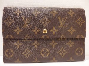 ブランド財布を売るなら横浜市中区の買取専門店 大吉 カトレヤプラザ伊勢佐木店。