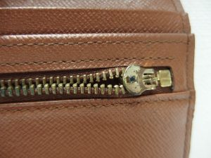 ブランド財布を売るなら横浜市中区の買取専門店 大吉 カトレヤプラザ伊勢佐木店。