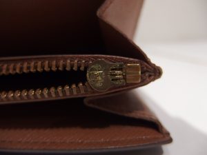 ブランド財布を売るなら横浜市中区の買取専門店 大吉 カトレヤプラザ伊勢佐木店。