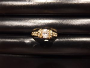 ダイヤモンドを売るなら横浜市中区の買取専門店 大吉 カトレヤプラザ伊勢佐木店。