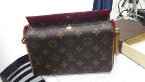 ヴィトンのレシタルをお買取りしました大吉和光店です。そのビトンバッグの画像です。