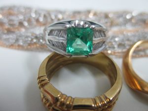 ファンシーカットダイヤリングお買取りしました!大吉グラード伊集院店です