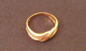 貴金属も買取しています。東海道線、小田急線の藤沢駅にある買取専門店大吉です。