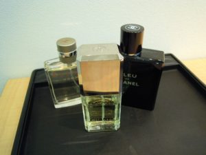 161127%e9%a6%99%e6%b0%b4%e3%81%ae%e3%81%8a%e8%b2%b7%e5%8f%96%e3%82%8a%e3%81%af%e5%a4%a7%e6%a9%8b%e5%ba%97%e3%81%b8