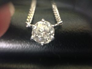 ダイヤモンドを高く売るなら、買取専門店大吉アクロスプラザ札幌南店にお越しください。