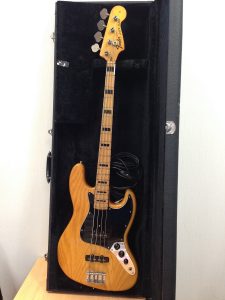 ベースギターの買取は、札幌市南区の大吉アクロスプラザ札幌南にお持ち下さい。