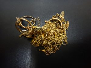 大吉 調布店で買取した大量の金