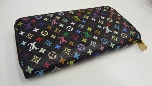 伊勢崎市のお客様よりLVマルチカラージッピー・ウォレットを買取りました!