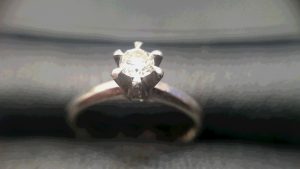 立て爪ダイヤリングをお買取りしました！買取専門店　大吉　イオンタウン仙台泉大沢店です。