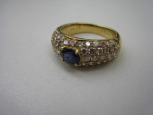 茅ヶ崎にお住まいのお客様より色石付きリングを買取しました。地域No.1高価買取宣言中!