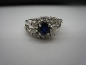 茅ヶ崎にお住まいのお客様からサファイヤリングを買取りしています。