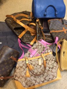 ブランド品は汚れていても、問題なし★買取は大吉アルプラザ京田辺店へ★