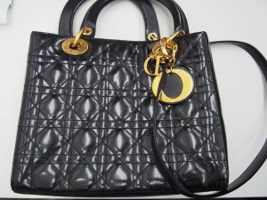 大吉鶴見店はレディディオールをお買取り致しました。