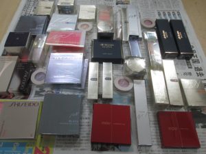 %e5%8c%96%e7%b2%a7%e5%93%81