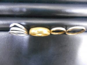 クリスマスプレゼントのために買取専門店　大吉　八尾店で買取させて頂いた貴金属です。