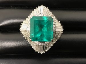 豪華!特大!10ctエメラルド付リングをお買取りの大吉久留米店です!