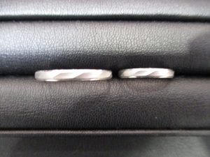 小倉南区、大吉サニーサイドモール小倉店で買取りました刻印入りのペアリングの画像です