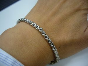 貴金属のお買取りなら天神橋筋商店街の大吉へ