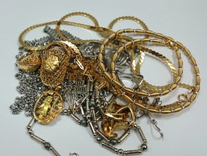 %e8%b2%b4%e9%87%91%e5%b1%9e